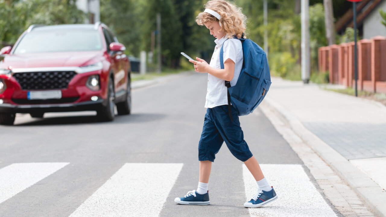 What to Do If You’re Injured by a Delivery Vehicle While Walking