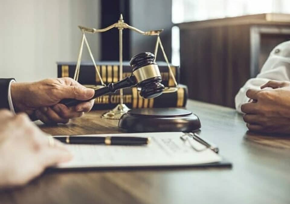 Cómo tratar con los peritos de seguros en un caso de lesiones personales