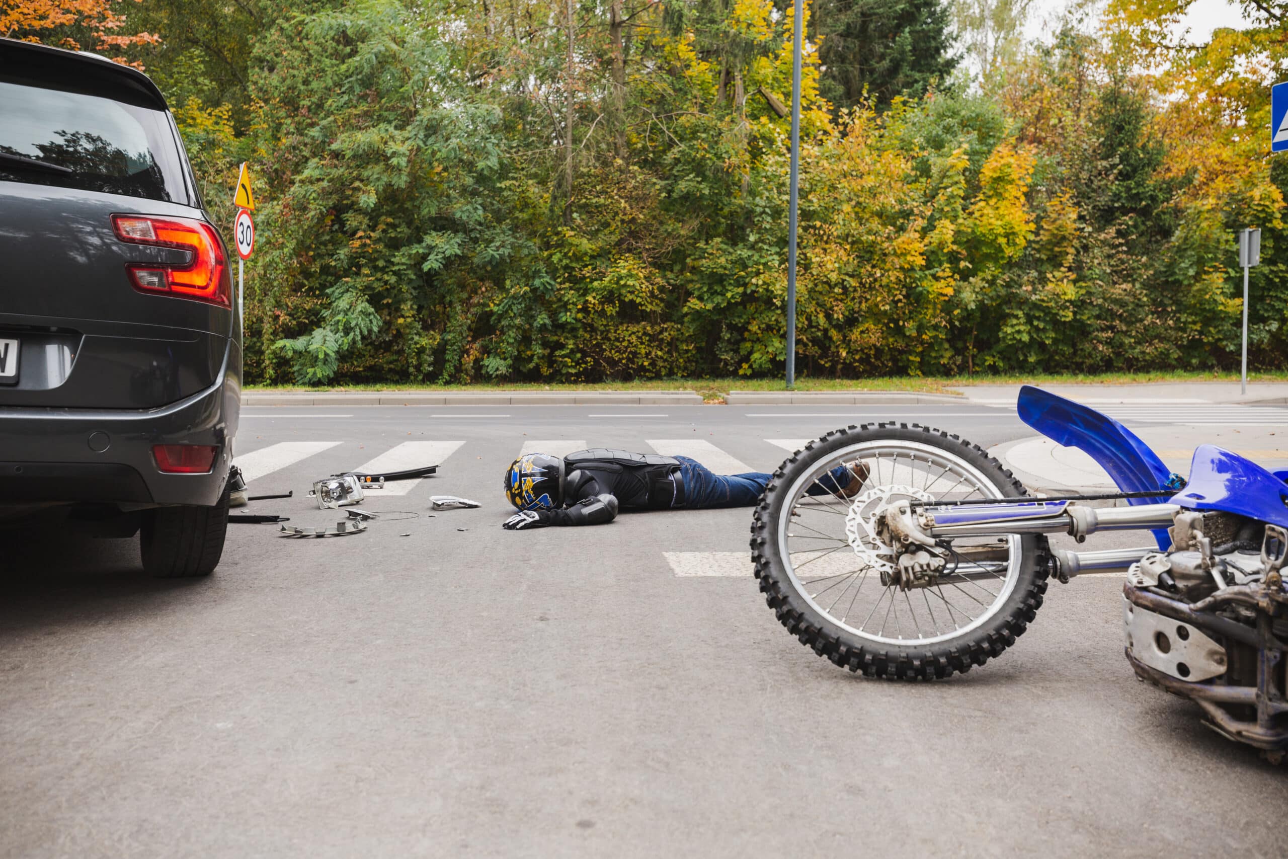 Cómo presentar una demanda tras un accidente de peatones causado por un conductor distraído | Atención médica en accidentes de peatones | Abogado especializado en accidentes de peatones