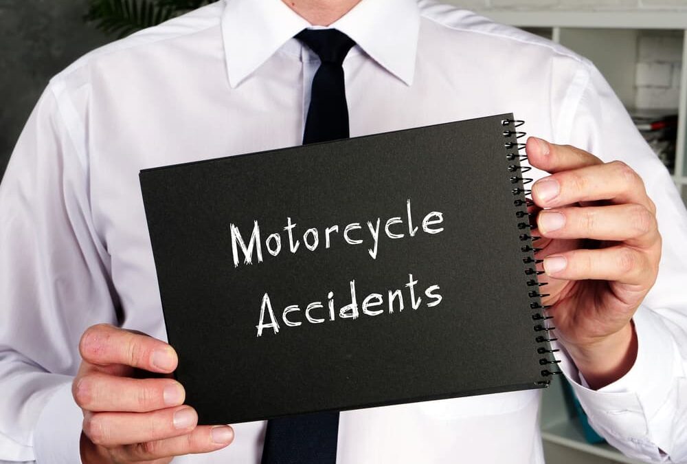 ¿Cómo puede ayudarte un abogado especializado en accidentes de motocicleta?